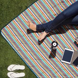 Picnic Time Vista Outdoor Picnic Blanket & Tote Green and Blue